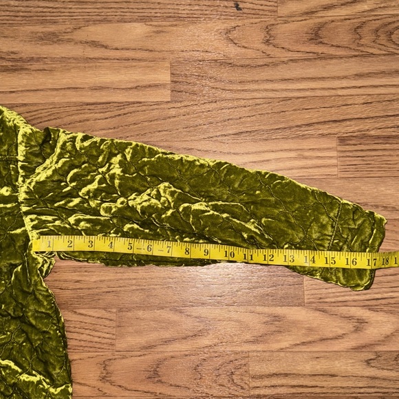 NWT A By Anthropologie Chartreuse Quilted Velvet Shirt Jacket Size Small Shacket - Picture 11 of 12